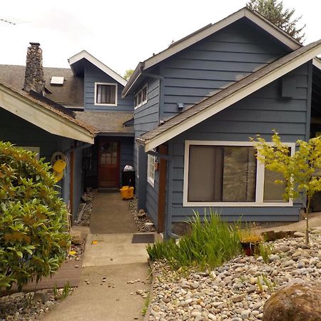 Oceanfront Studio/Loft: Alpacas, Oysters & Kayaks Shelton Exterior photo